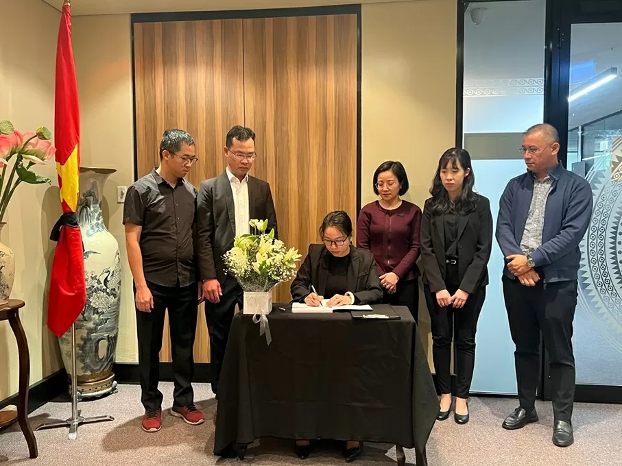 Tổng lãnh sự quán Việt Nam tại Perth tổ chức viếng nguyên Chủ tịch nước Trần Đức Lương