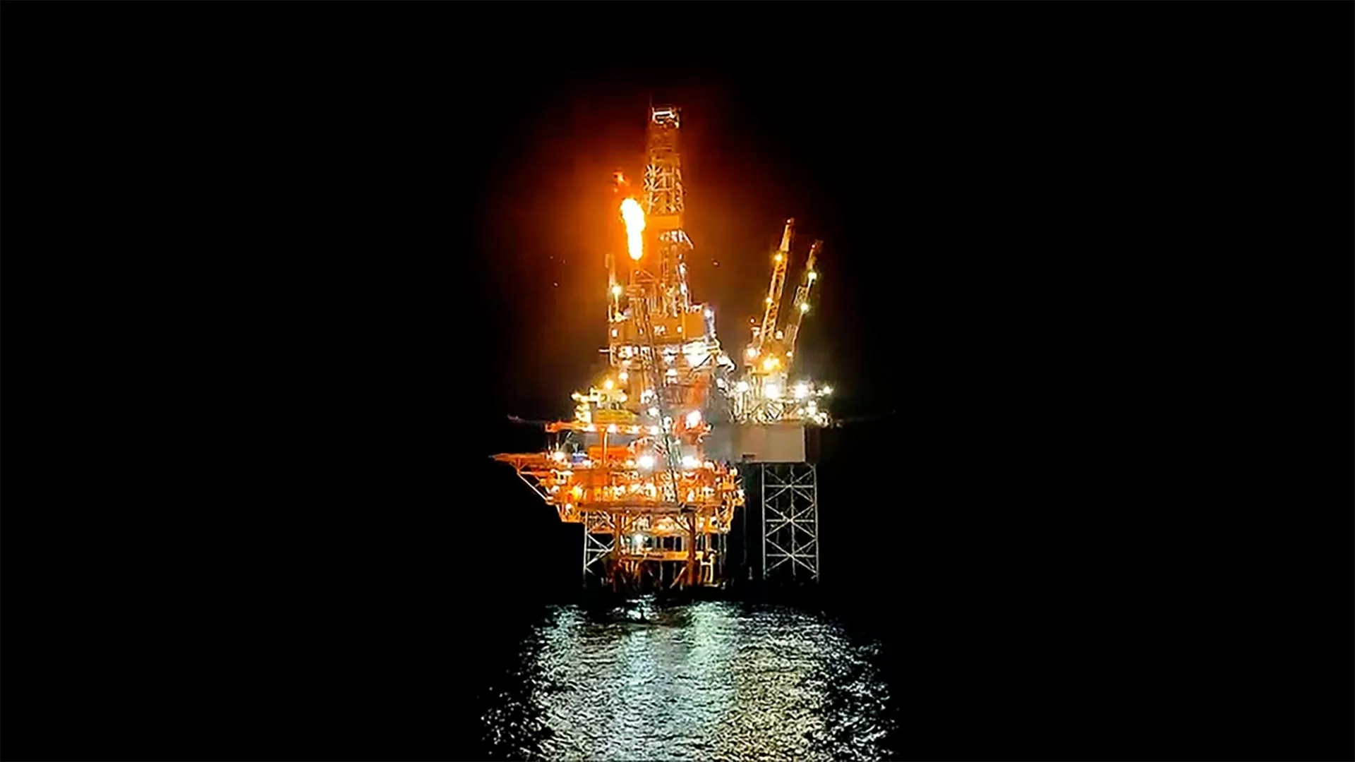 Petrovietnam đặt mục tiêu ‘mỗi tháng vận hành một công trình mới’, duy trì đà tăng trưởng Petrovietnam đặt mục tiêu ‘mỗi tháng vận hành một công trình mới’, duy trì đà tăng trưởng