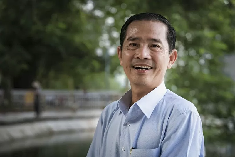 Bên ngoài ông là doanh nhân cứng rắn, bên trong là trái tim lãng mạn của một người lính yêu thơ ca.