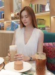 Diễn viên Phan Minh Huyền thanh lịch, cuốn hút