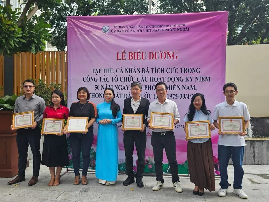 TP. Hồ Chí Minh biểu dương tập thể, cá nhân đóng góp tích cực cho công tác kiều bào