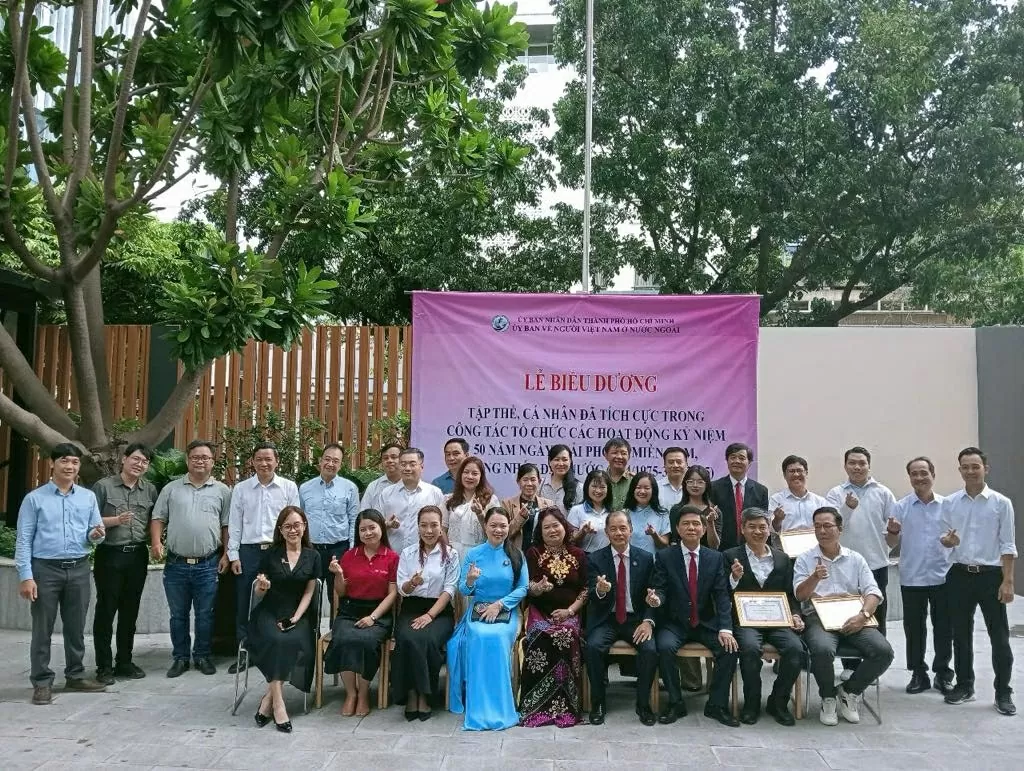 TP. Hồ Chí Minh biểu dương tập thể, cá nhân đóng góp tích cực cho công tác kiều bào