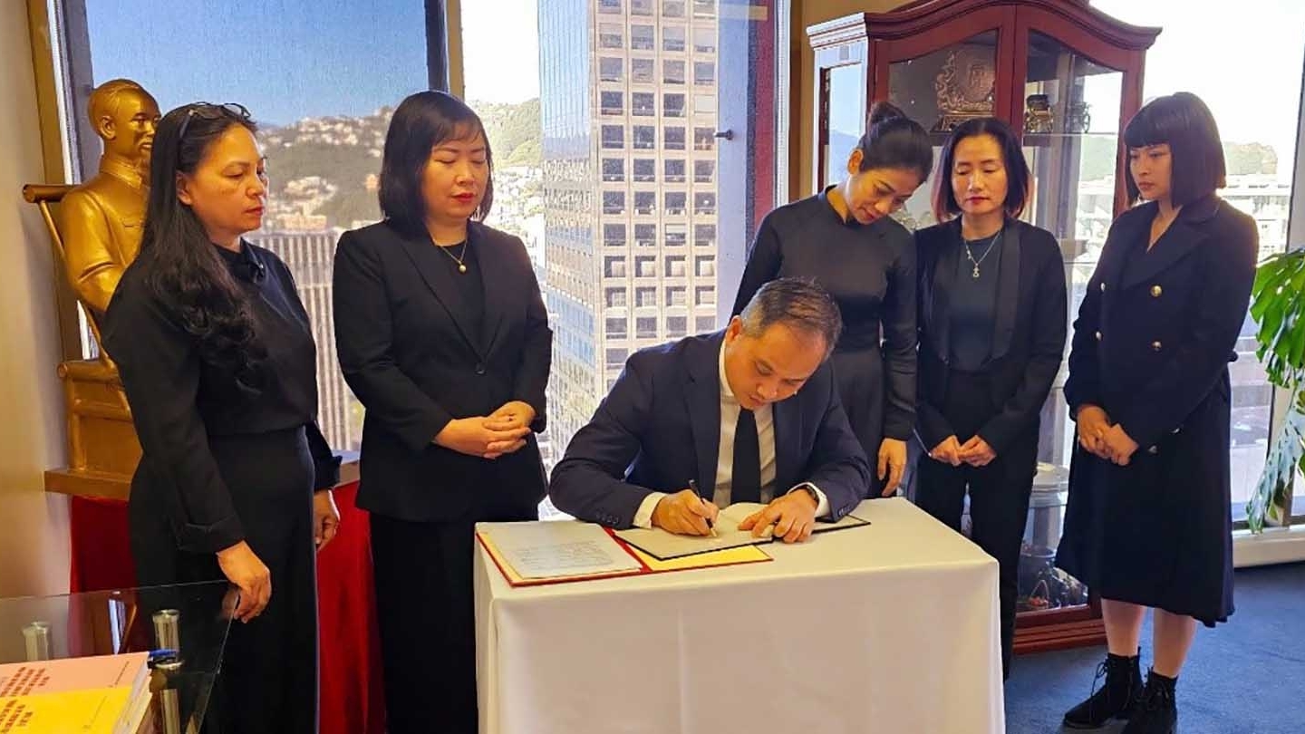 le vieng va ghi so tang tuong niem nguyen chu tich nuoc tran duc luong tai new zealand