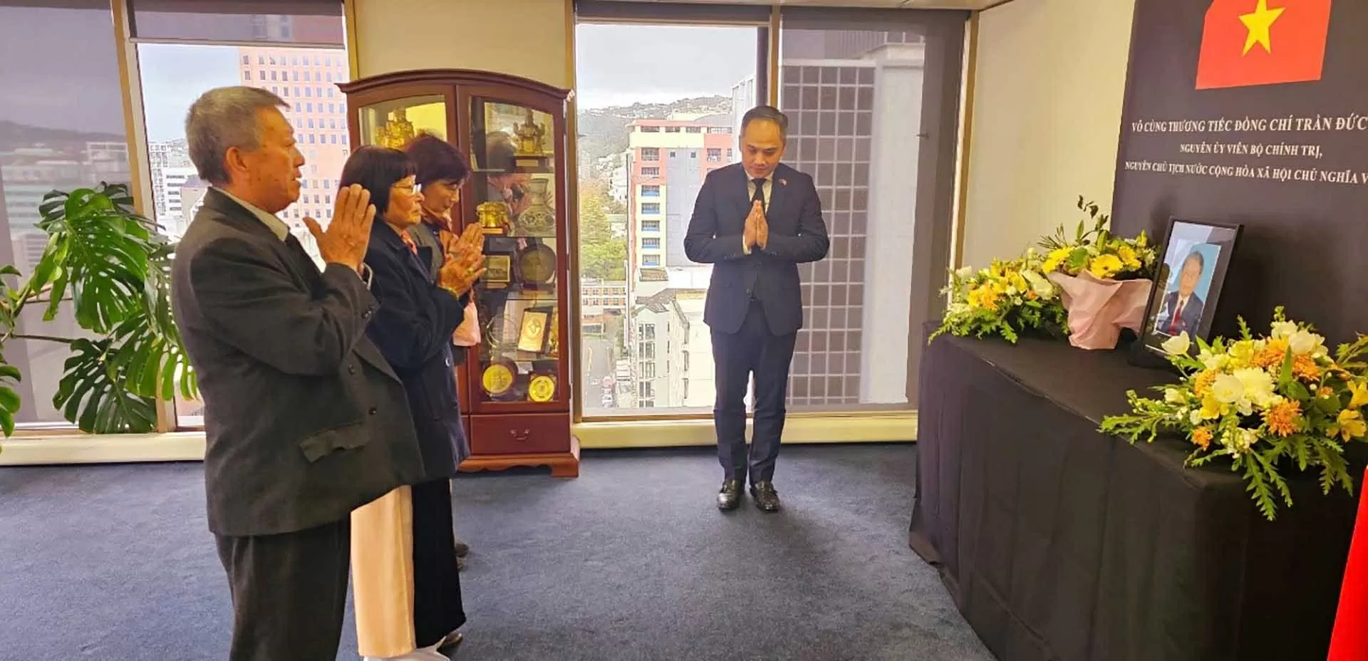 Lễ viếng và ghi sổ tang tưởng niệm nguyên Chủ tịch nước Trần Đức Lương tại New Zealand Lễ viếng và ghi sổ tang tưởng niệm nguyên Chủ tịch nước Trần Đức Lương tại New Zealand