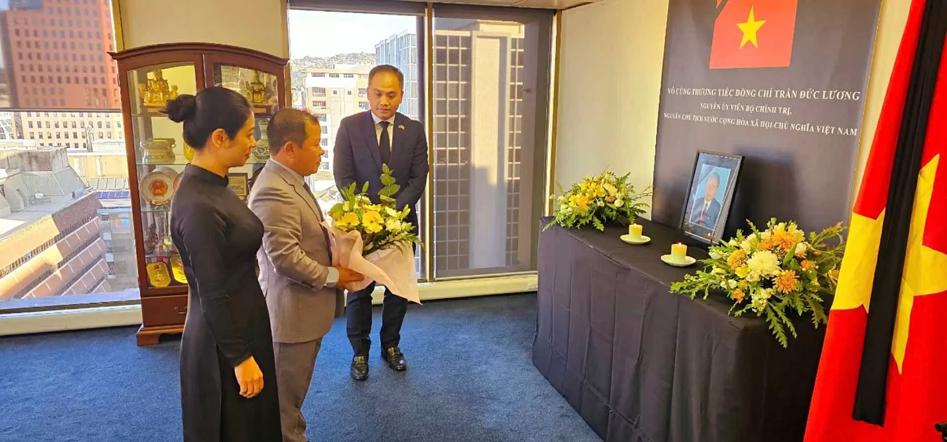 Lễ viếng và ghi sổ tang tưởng niệm nguyên Chủ tịch nước Trần Đức Lương tại New Zealand Lễ viếng và ghi sổ tang tưởng niệm nguyên Chủ tịch nước Trần Đức Lương tại New Zealand