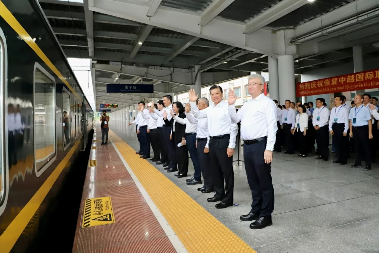 Khôi phục vận hành tuyến tàu khách liên vận quốc tế Việt-Trung: Nam Ninh-Hà Nội Khôi phục vận hành tuyến tàu khách liên vận quốc tế Việt-Trung: Nam Ninh-Hà Nội