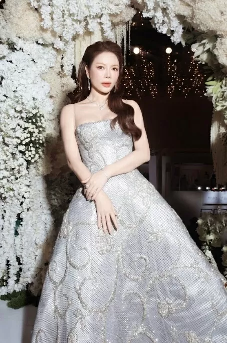 Người đẹp Lý Nhã Kỳ Người đẹp Lý Nhã Kỳ