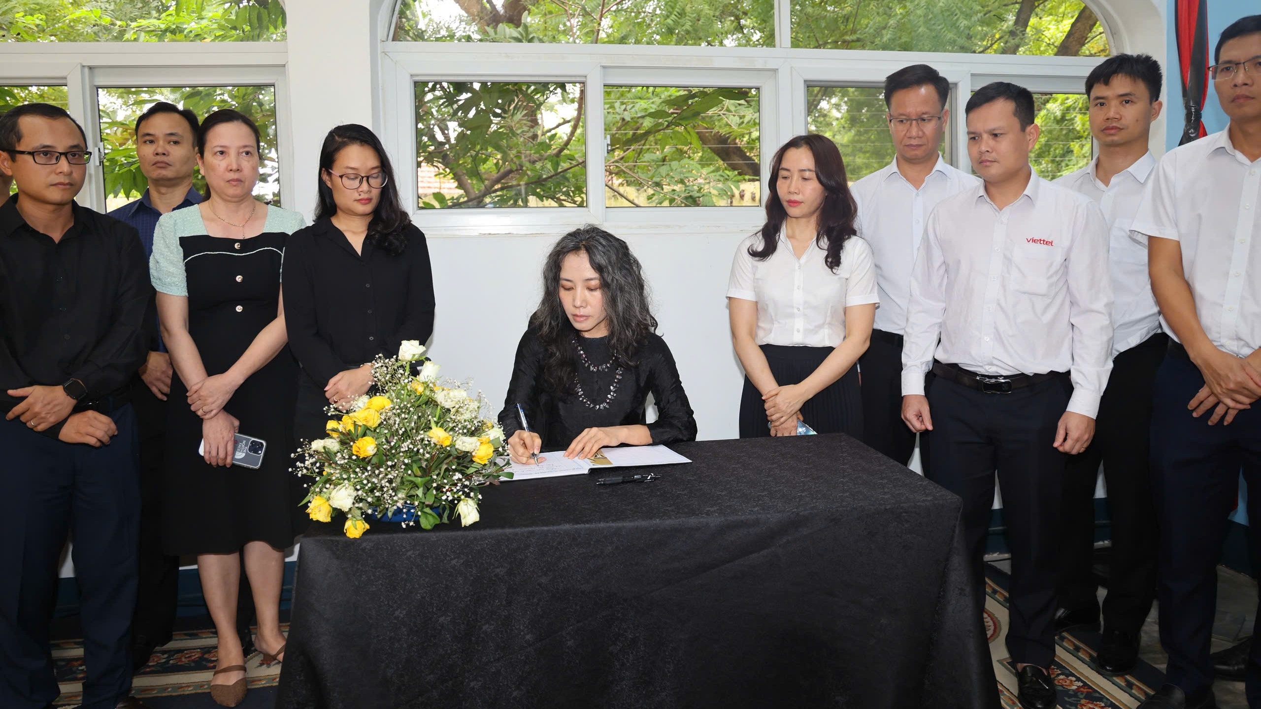 dai su quan viet nam tai tanzania mo so tang tuong niem nguyen chu tich nuoc tran duc luong