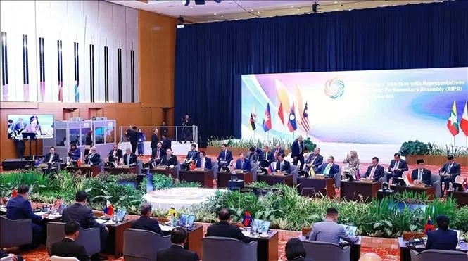 Thủ tướng Phạm Minh Chính cùng lãnh đạo ASEAN đối thoại với thanh niên, nghị viện và doanh nghiệp: Chung tay vun đắp Cộng đồng ASEAN bao trùm và bền vững