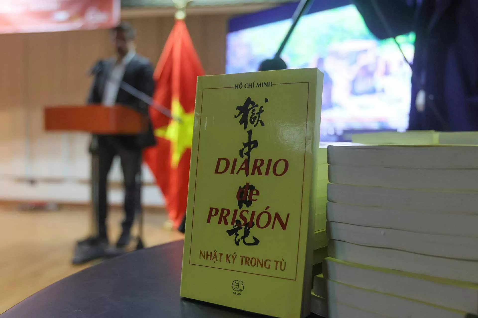 Kỷ niệm 135 năm Ngày sinh Chủ tịch Hồ Chí Minh và 50 năm Giải phóng miền Nam tại Chile