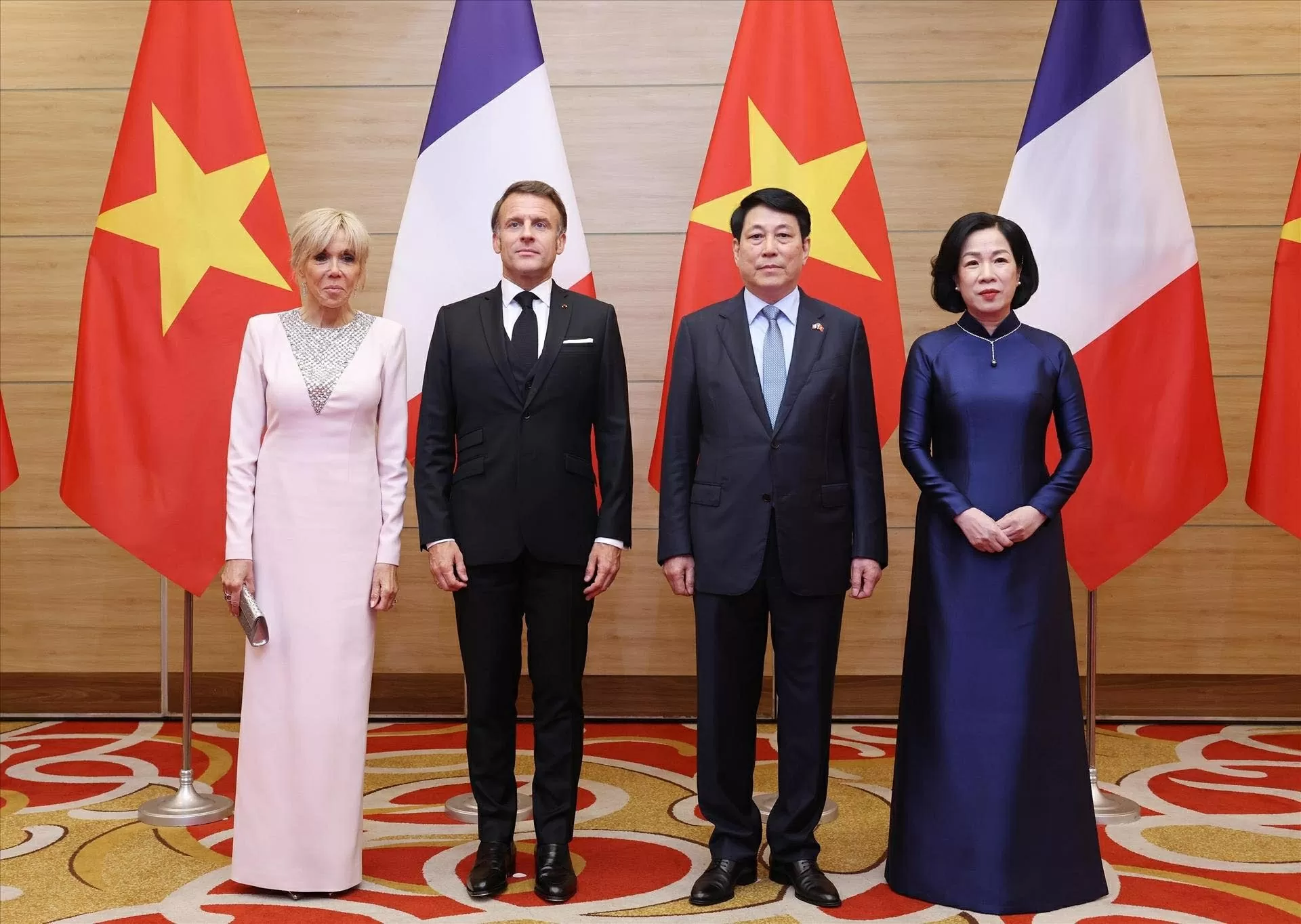 Chủ tịch nước Lương Cường chủ trì chiêu đãi cấp Nhà nước Tổng thống Pháp