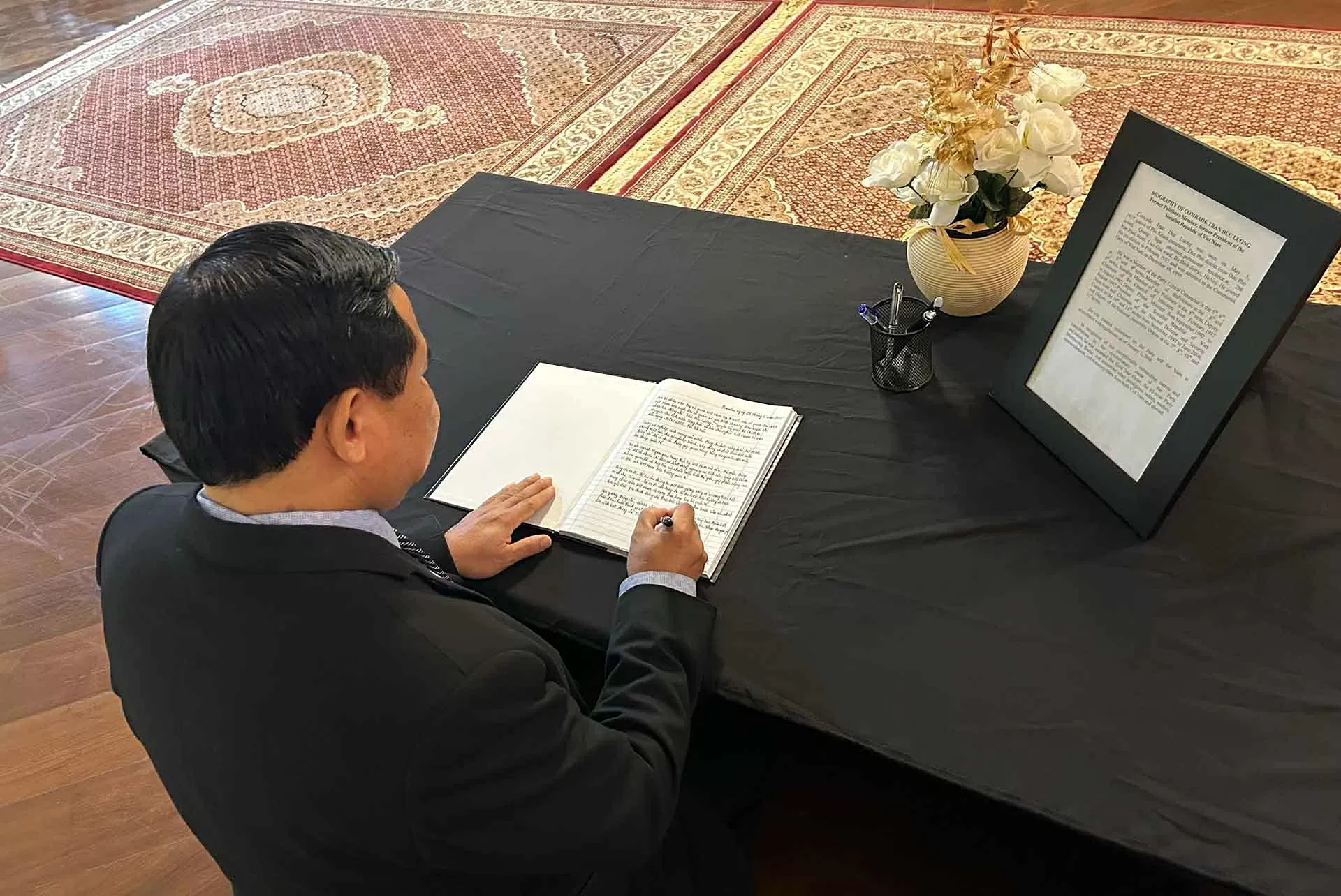 Lễ viếng nguyên Chủ tịch nước Trần Đức Lương tại Bangladesh và Brazil Lễ viếng nguyên Chủ tịch nước Trần Đức Lương tại Bangladesh và Brazil