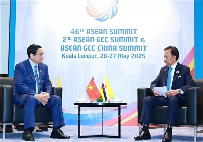 Thủ tướng Phạm Minh Chính gặp Quốc vương Brunei Haji Hassanal Bolkiah