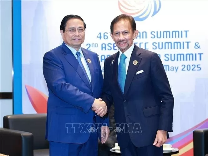 Thủ tướng Phạm Minh Chính gặp Quốc vương Brunei Haji Hassanal Bolkiah