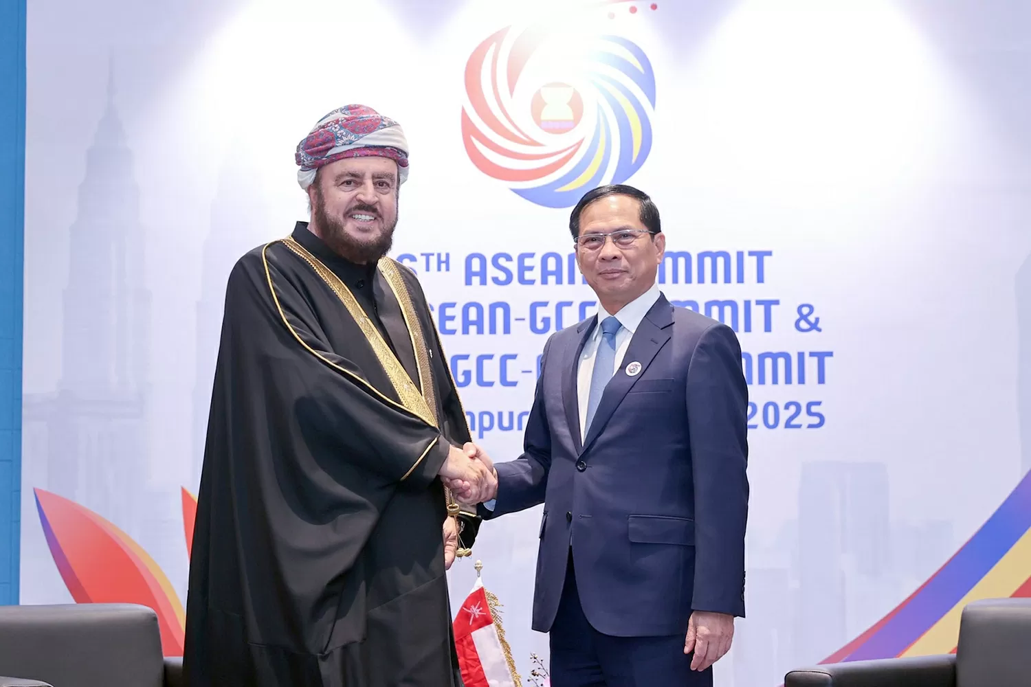 Phó Thủ tướng Bùi Thanh Sơn gặp Phó Thủ tướng Oman