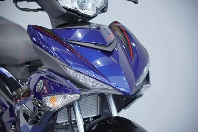 Cụm đèn trước với công nghệ LED hiện đại trên Yamaha Y15ZR SE Cụm đèn trước với công nghệ LED hiện đại trên Yamaha Y15ZR SE