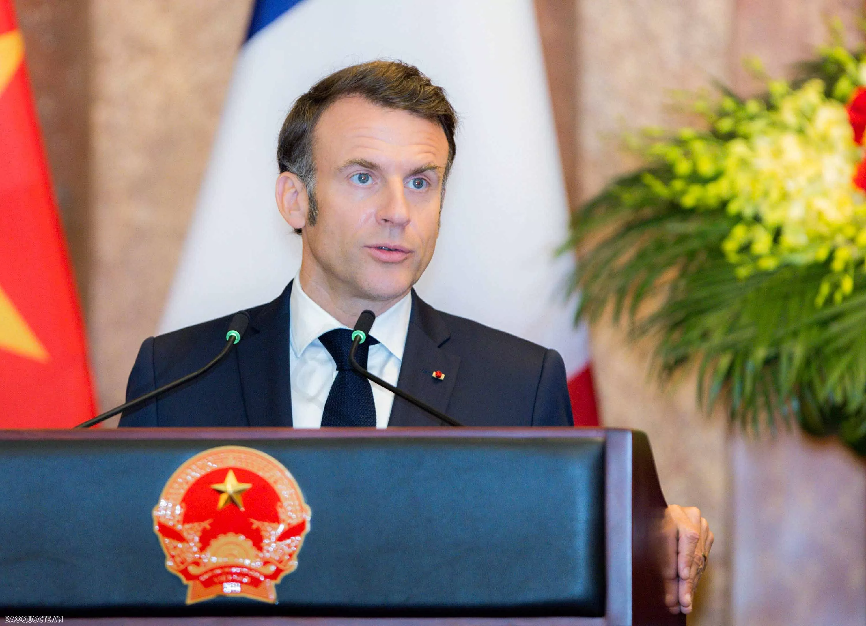 Những hình ảnh bận rộn của Tổng thống Pháp Emmanuel Macron và Phu nhân tại Việt Nam