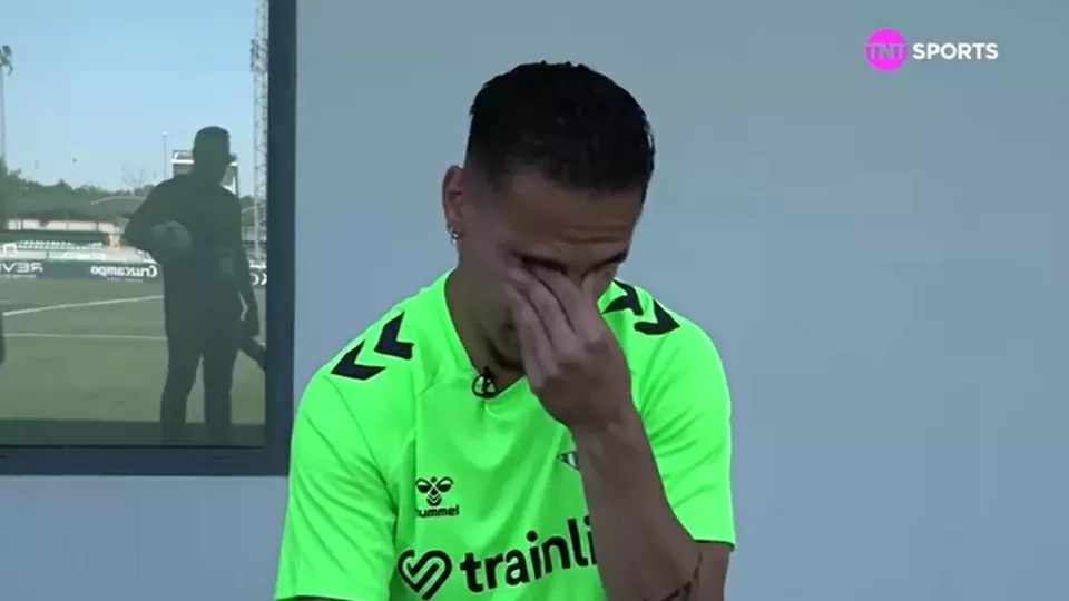 Antony bật khóc kể lại khoảng thời gian đau buồn ở Man Utd