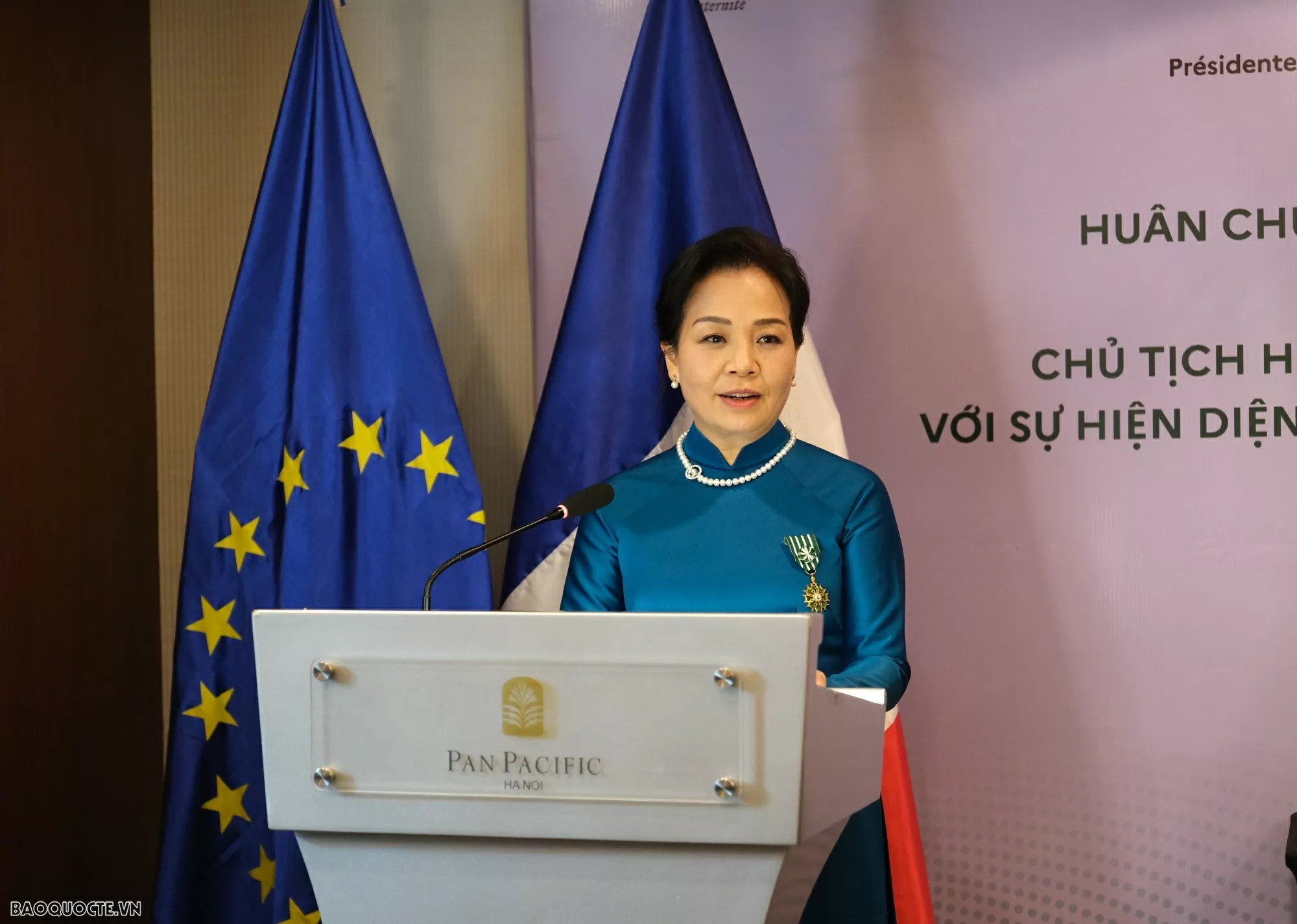 TS. Ngô Phương Lan nhận Huân chương Văn học Nghệ thuật bậc sĩ quan của Pháp TS. Ngô Phương Lan nhận Huân chương Văn học Nghệ thuật bậc sĩ quan của Pháp