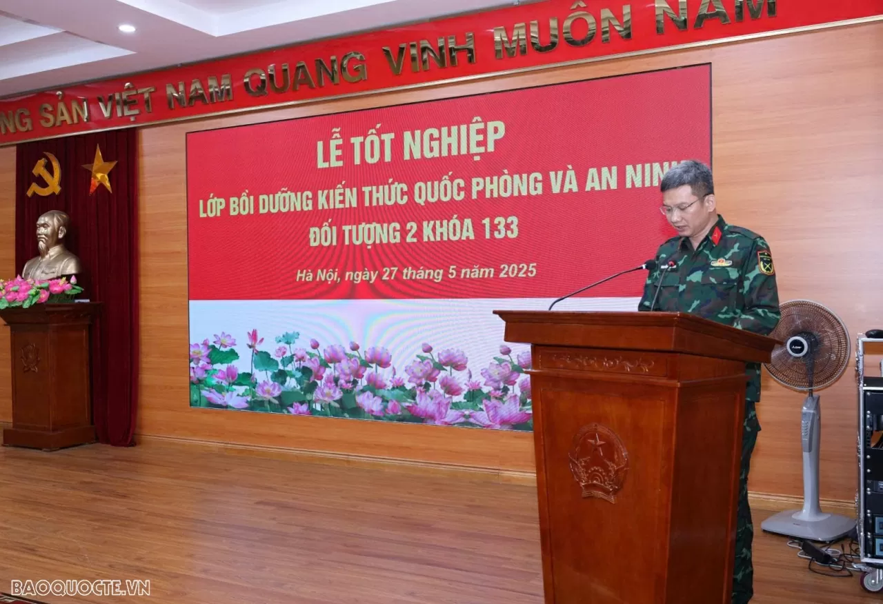 Bế giảng Lớp bồi dưỡng kiến thức quốc phòng và an ninh đối tượng 2 khoá 133