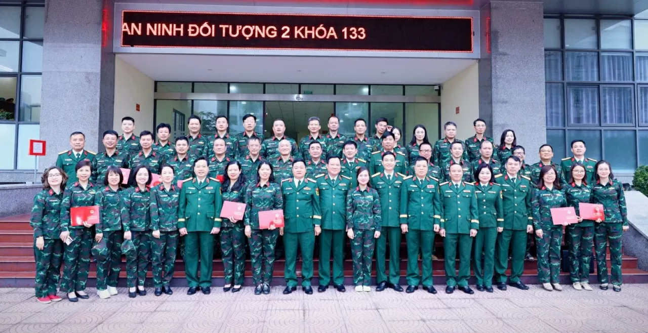 Bế giảng Lớp bồi dưỡng kiến thức quốc phòng và an ninh đối tượng 2 khoá 133