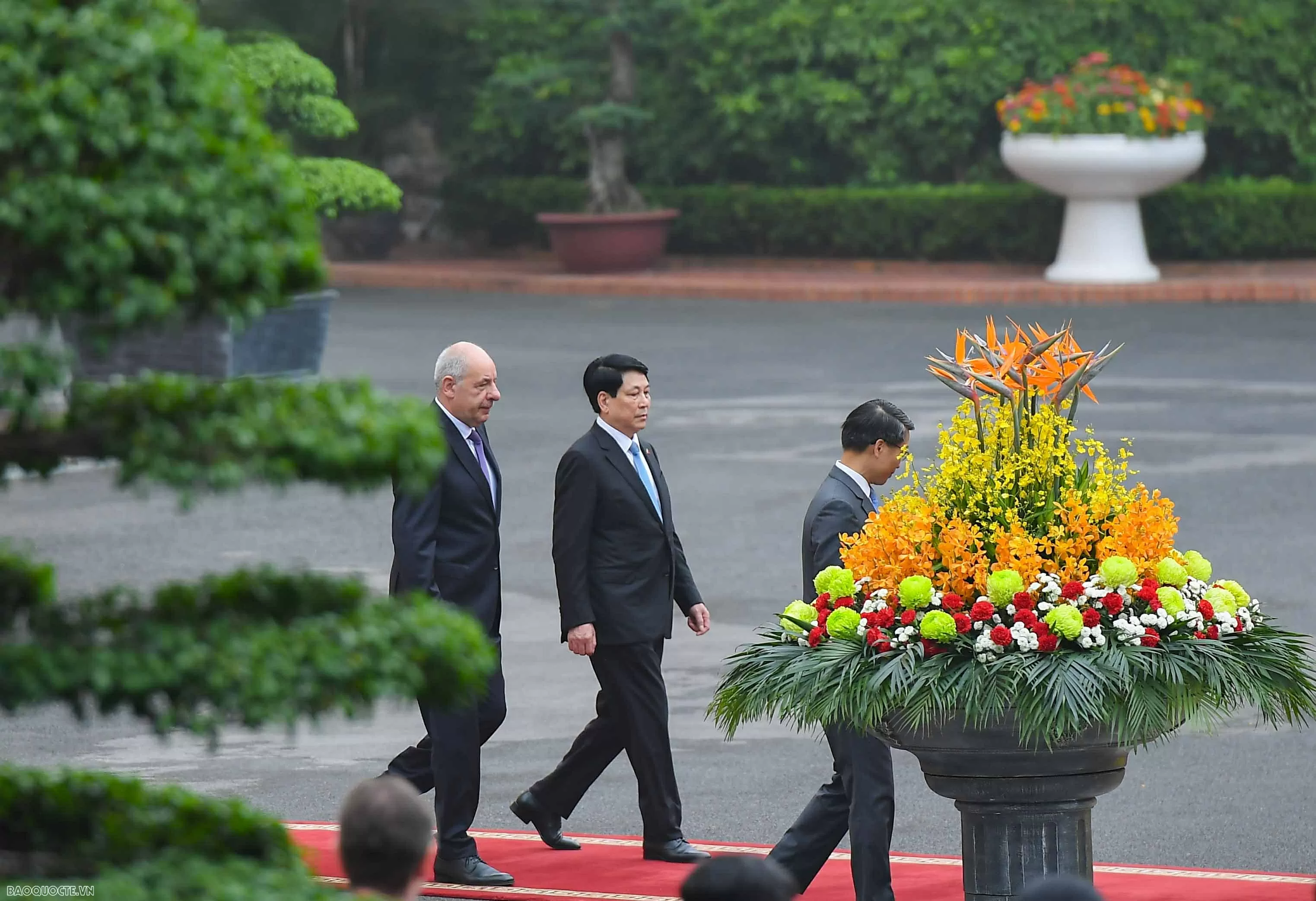 Chủ tịch nước Lương Cường và Phu nhân đón Tổng thống Hungary và Phu nhân