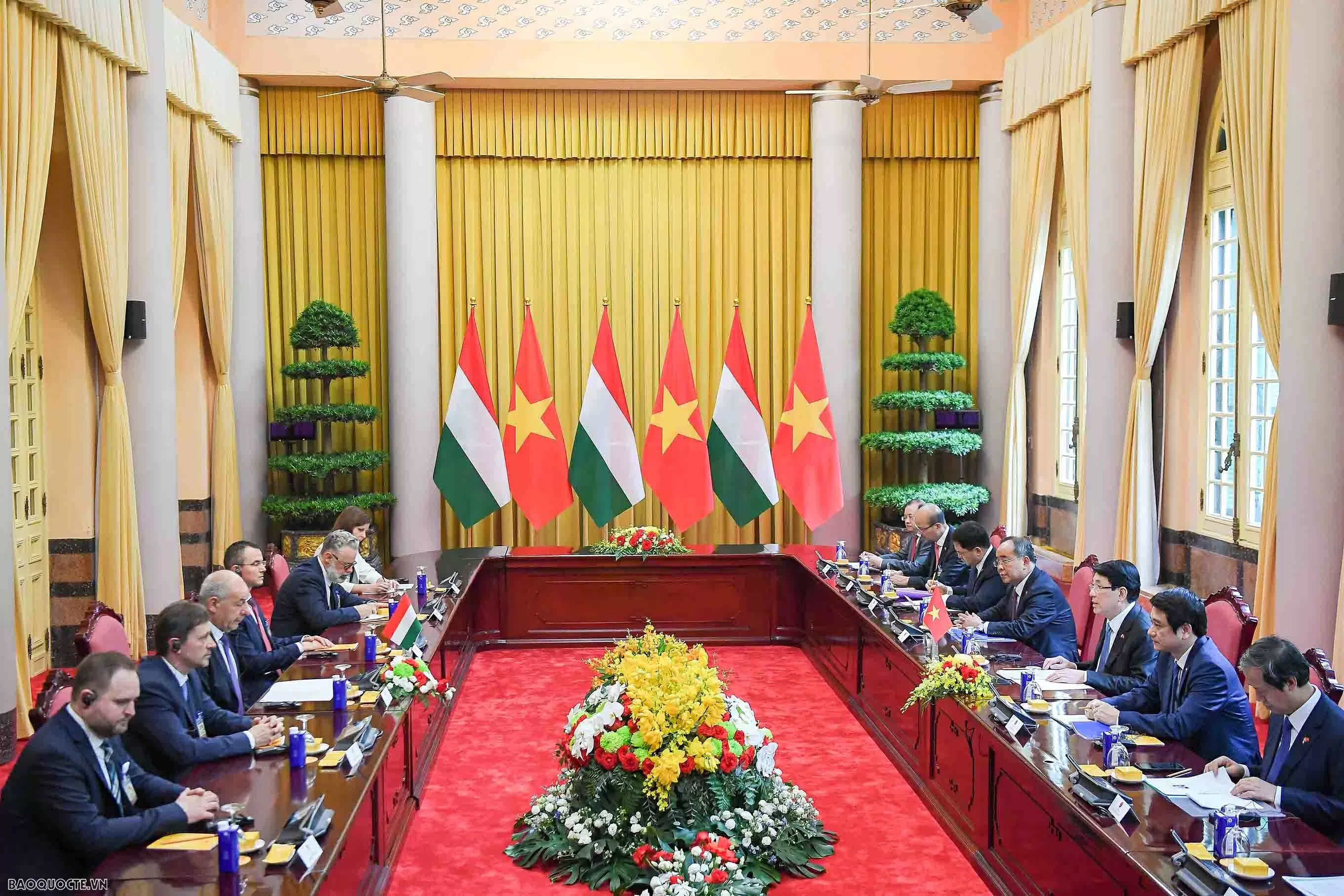 Hội đàm việt nam-hungary