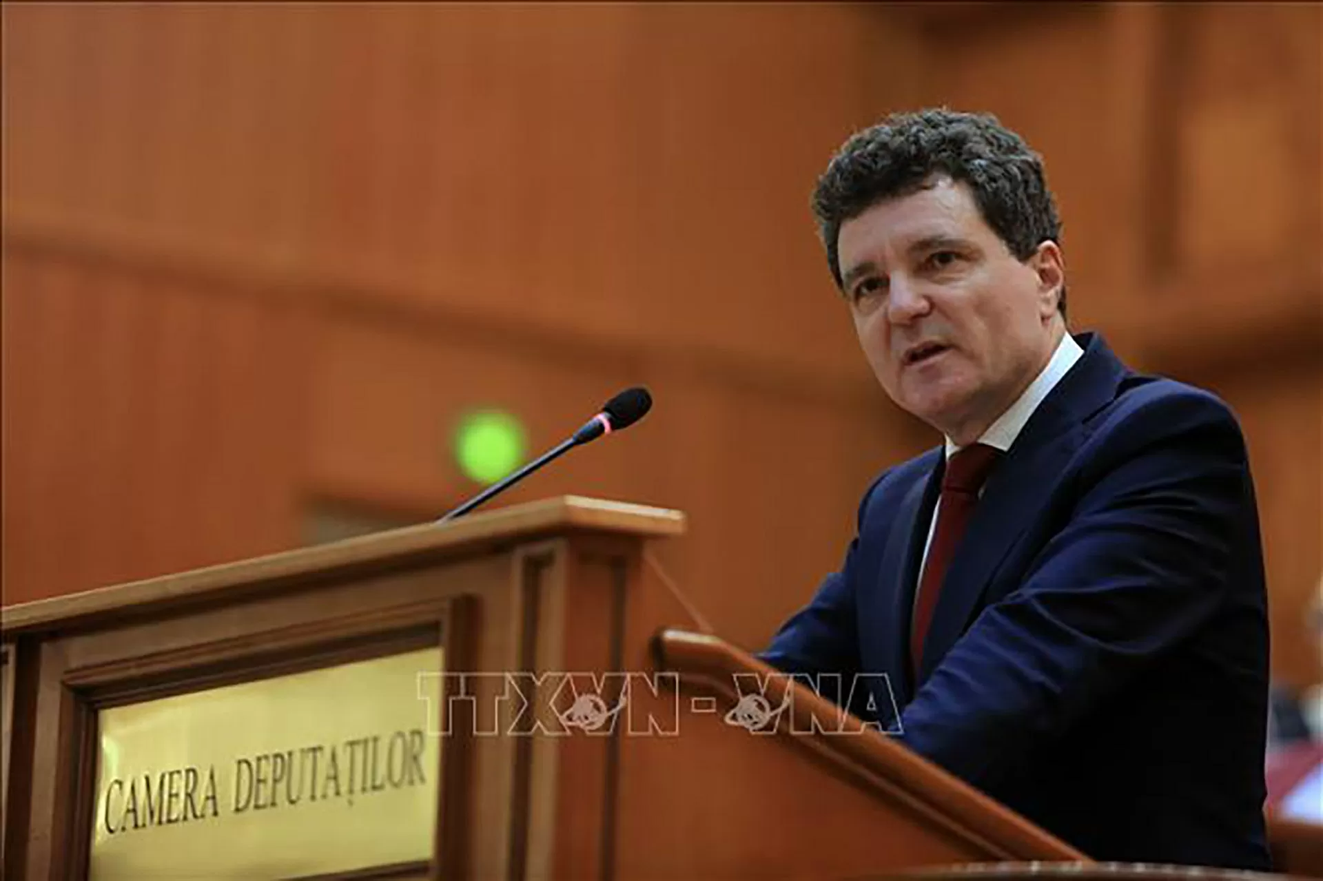 Điện mừng Tổng thống Romania