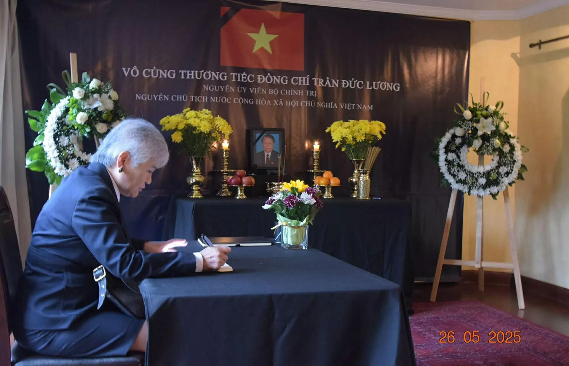 Đại sứ quán Việt Nam tại Chile tổ chức Lễ viếng và mở sổ tang tưởng niệm nguyên Chủ tịch nước Trần Đức Lương