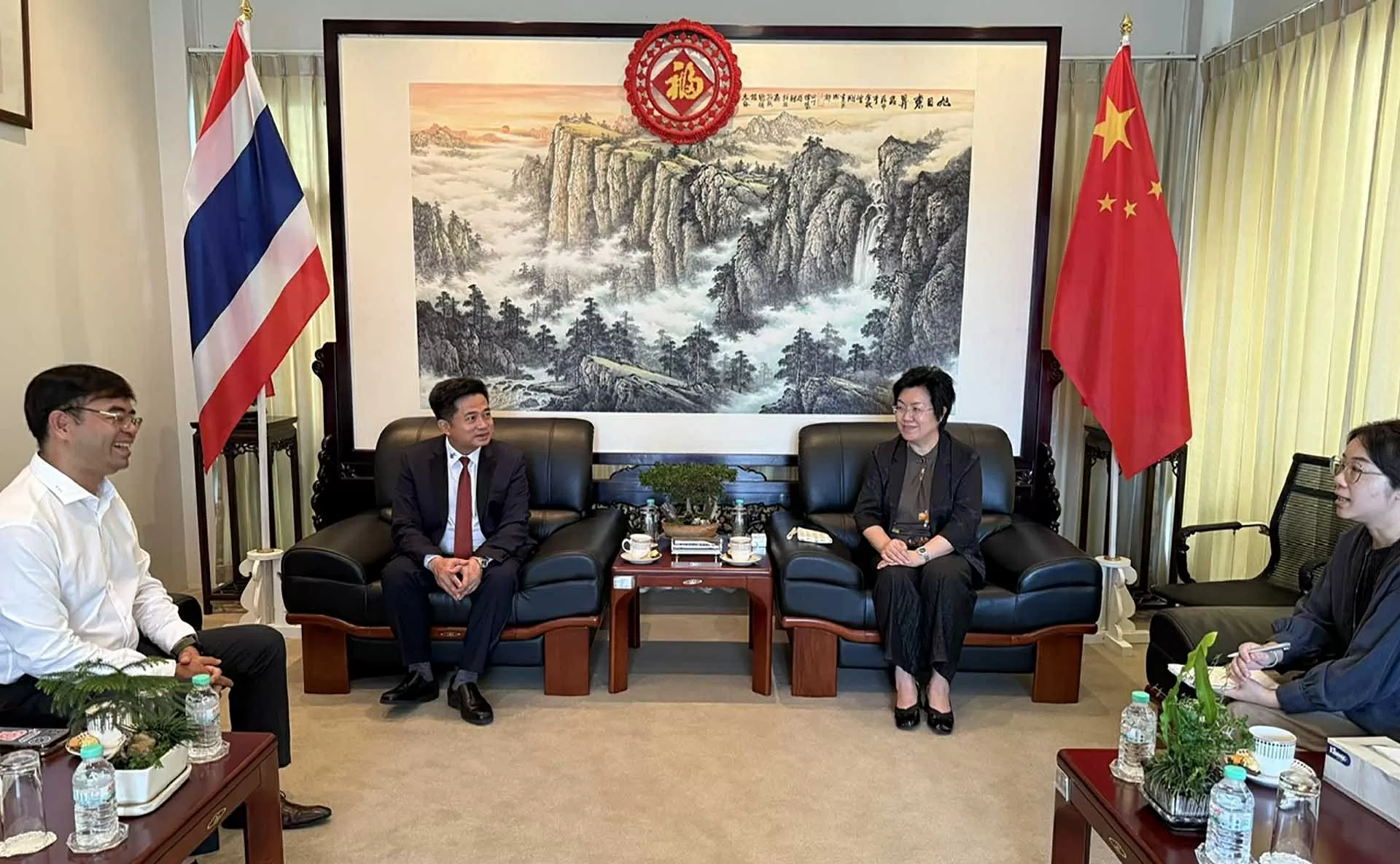 Thúc đẩy hợp tác giữa hai Tổng lãnh sự quán Việt Nam và Trung Quốc tại Khon Kaen