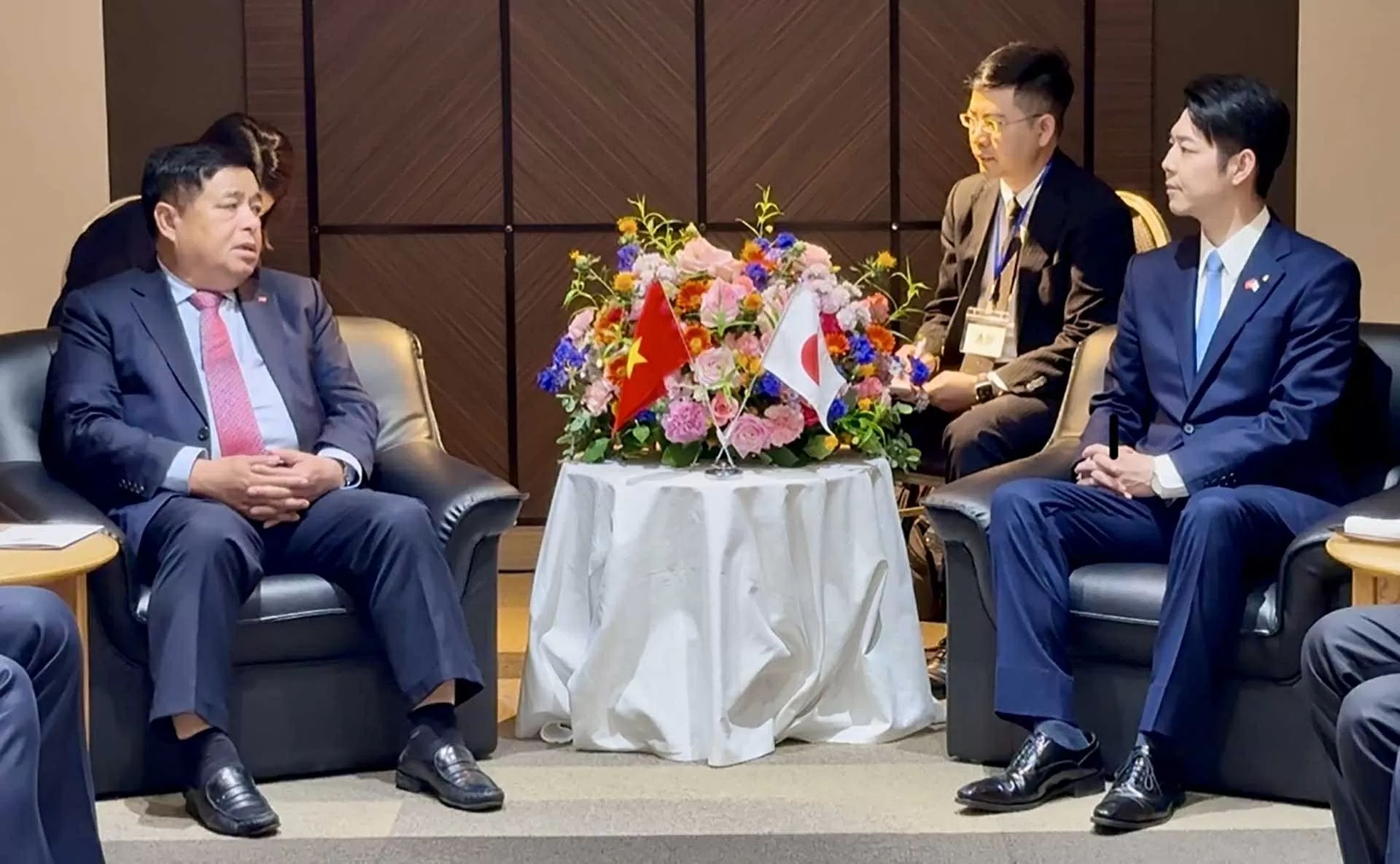 Phó Thủ tướng Nguyễn Chí Dũng tiếp Thống đốc tỉnh Hokkaido, Nhật Bản Phó Thủ tướng Nguyễn Chí Dũng tiếp Thống đốc tỉnh Hokkaido, Nhật Bản