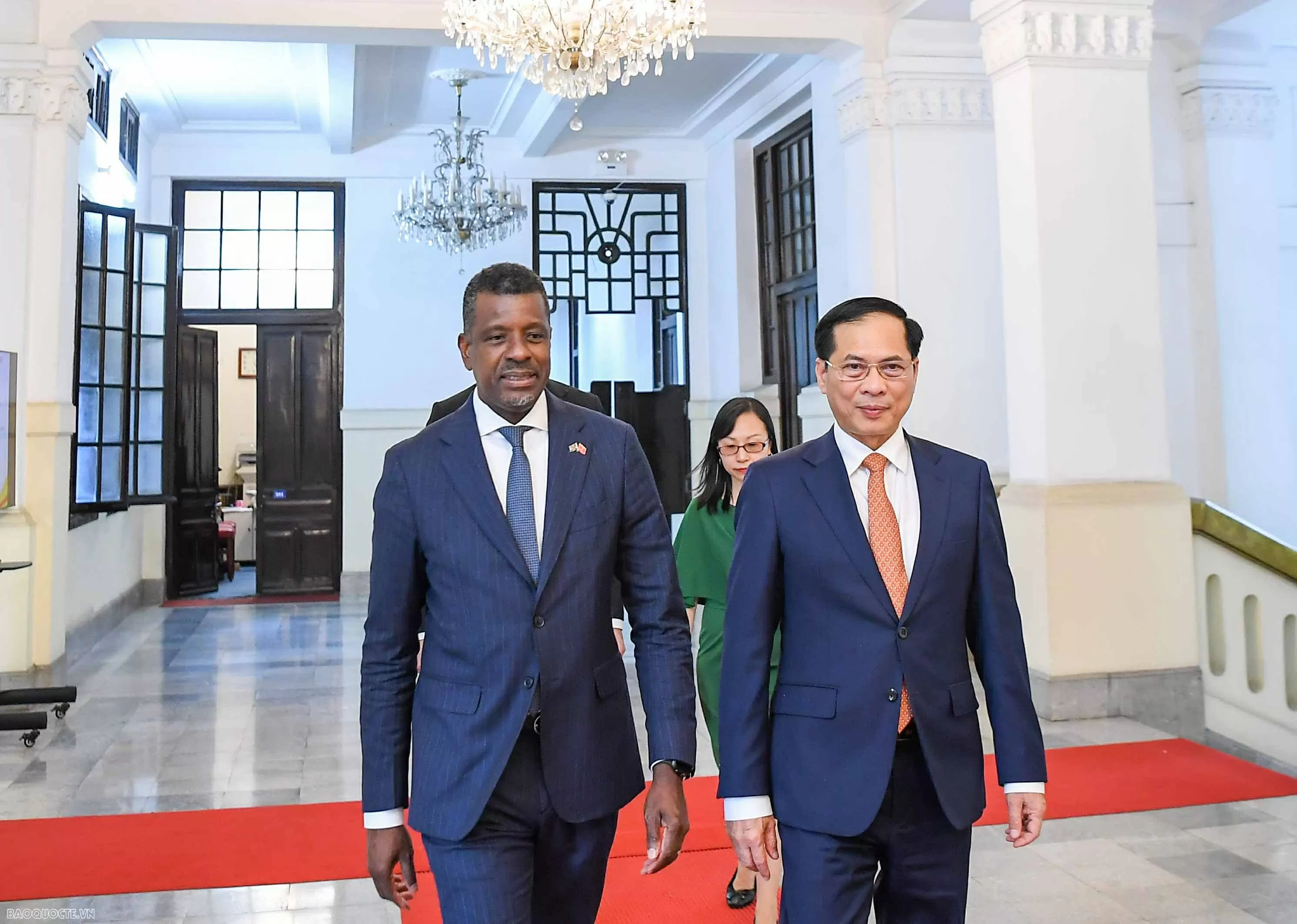 Phó Thủ tướng, Bộ trưởng Ngoại giao Bùi Thanh Sơn đón, hội đàm với Bộ trưởng Ngoại giao Dominica