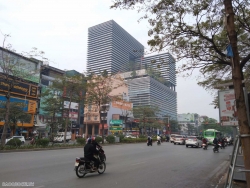 Ô tô dừng đèn đỏ để số P hay N? Lựa chọn sai có thể hỏng hộp số