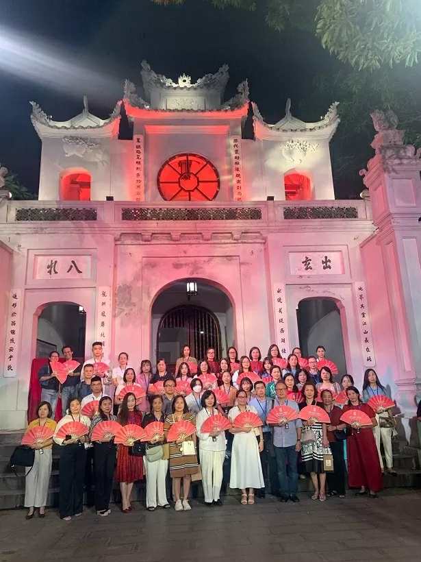 'Tiếng chuông Trấn Vũ' – tour đêm đi tìm linh hồn Thăng Long 'Tiếng chuông Trấn Vũ' – tour đêm đi tìm linh hồn Thăng Long