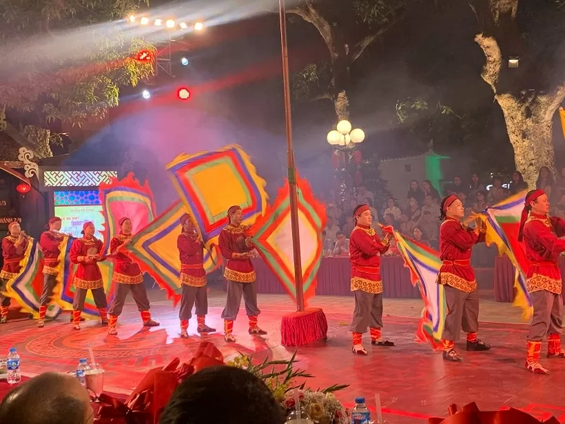 'Tiếng chuông Trấn Vũ' – tour đêm đi tìm linh hồn Thăng Long 'Tiếng chuông Trấn Vũ' – tour đêm đi tìm linh hồn Thăng Long