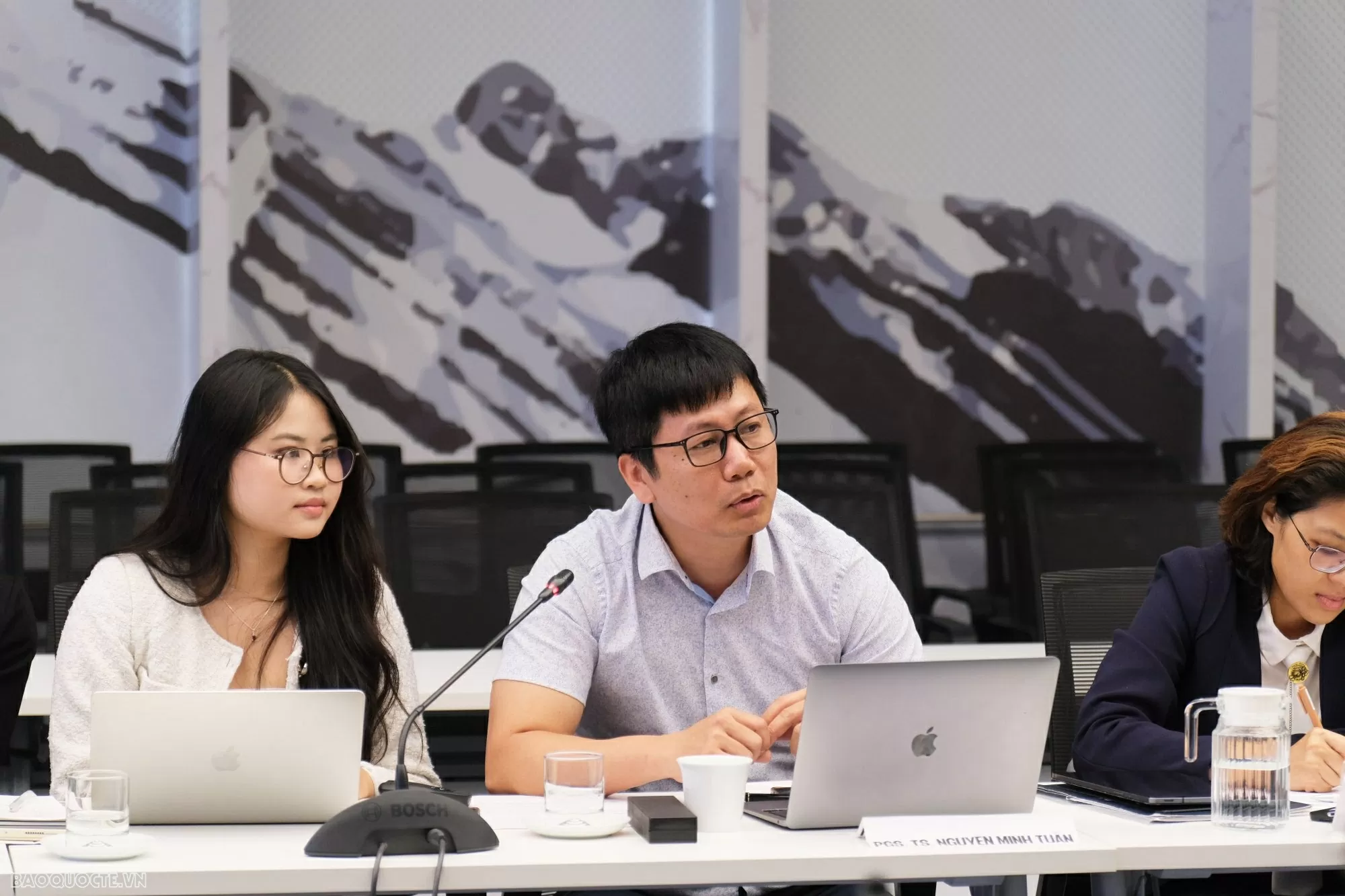 Kiến tạo hình ảnh quốc gia trong môi trường truyền thông số