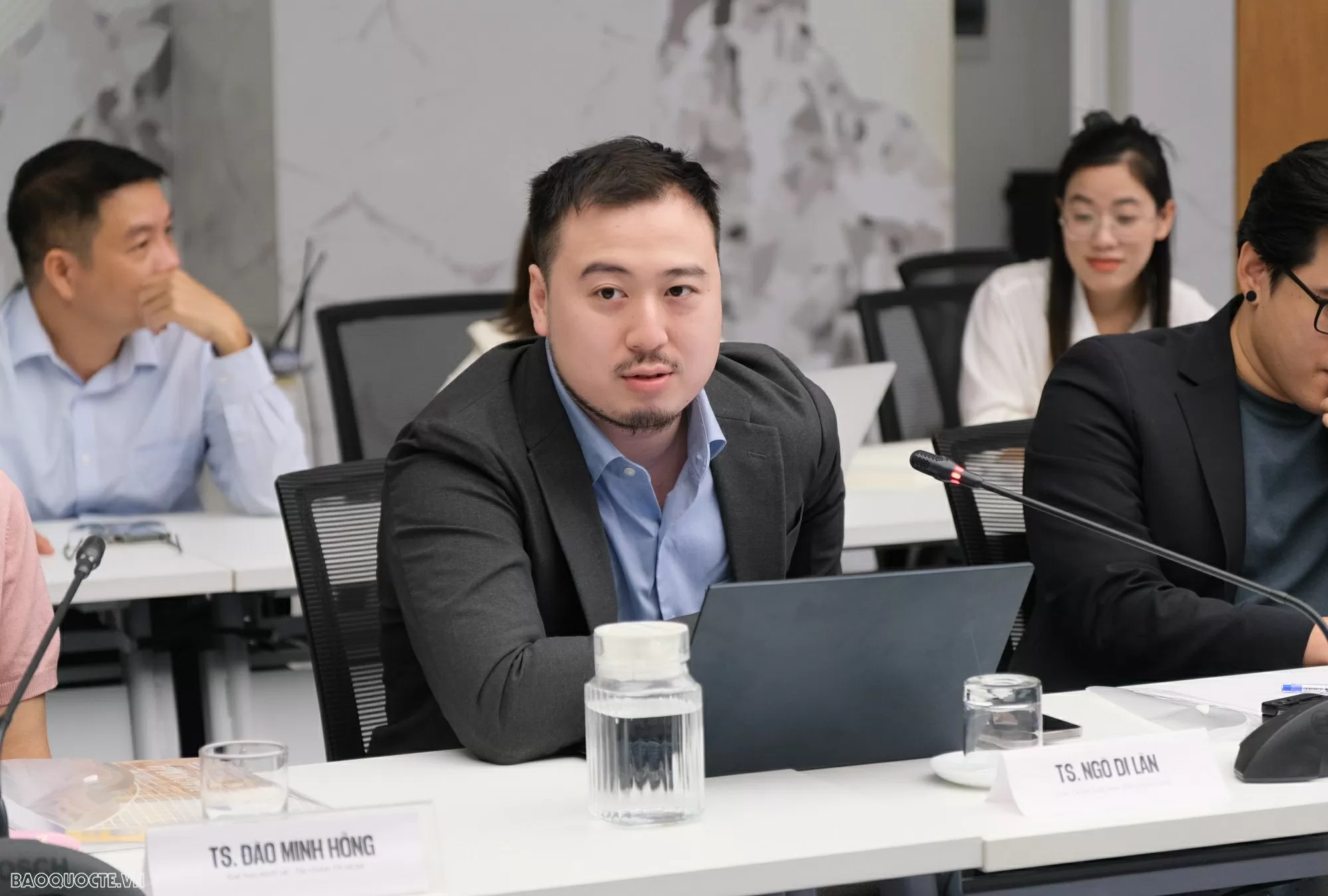 Kiến tạo hình ảnh quốc gia trong môi trường truyền thông số Kiến tạo hình ảnh quốc gia trong môi trường truyền thông số