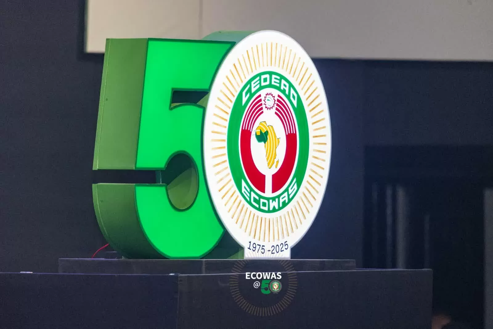 ECOWAS đón 'sinh nhật' tuổi 50 giữa những rạn nứt và thách thức bên ngoài ECOWAS đón 'sinh nhật' tuổi 50 giữa những rạn nứt và thách thức bên ngoài
