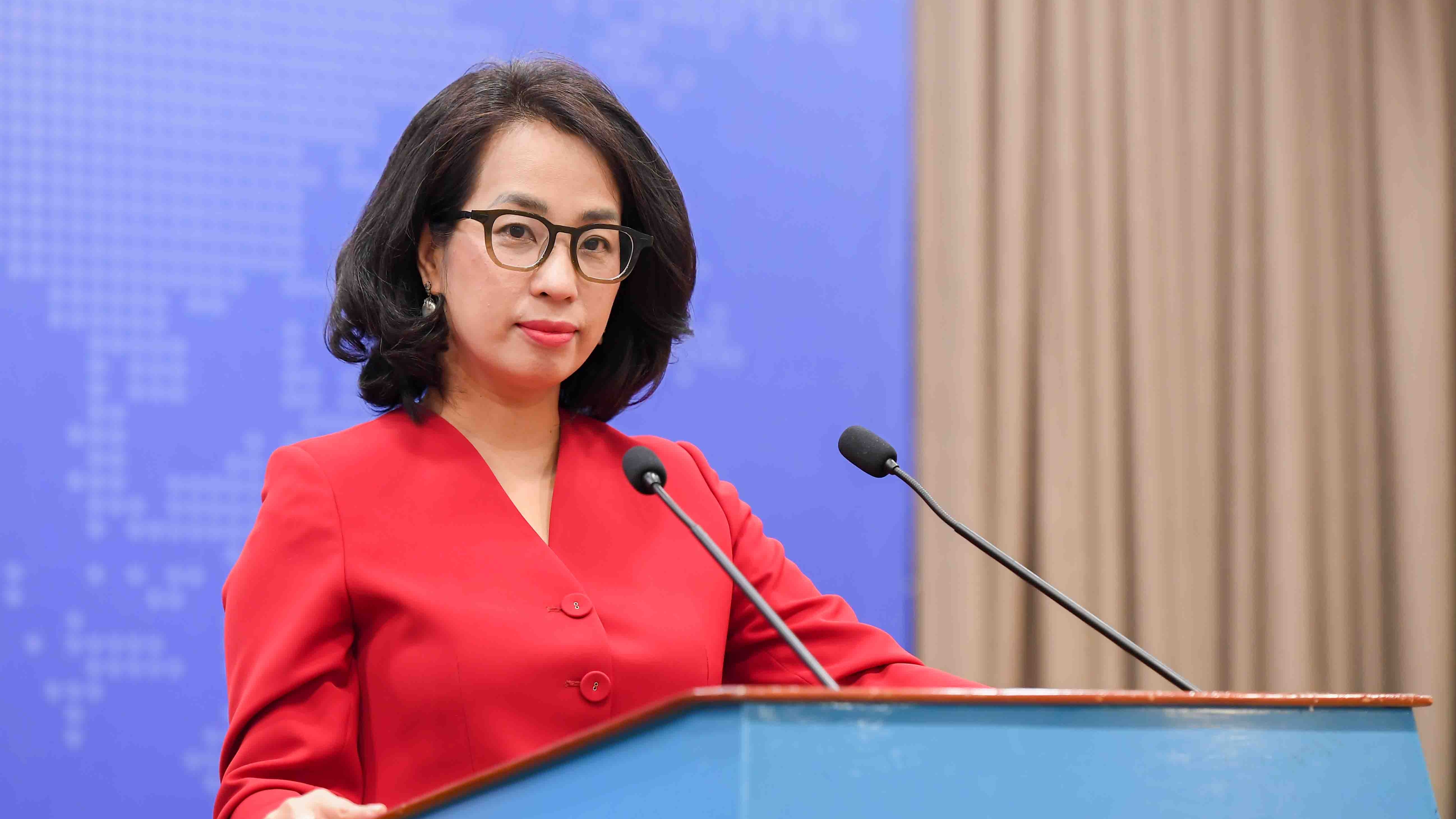 Bình luận của Việt Nam về việc Tổng thống Mỹ ra lệnh ngừng phỏng vấn cấp visa cho sinh viên nước ngoài