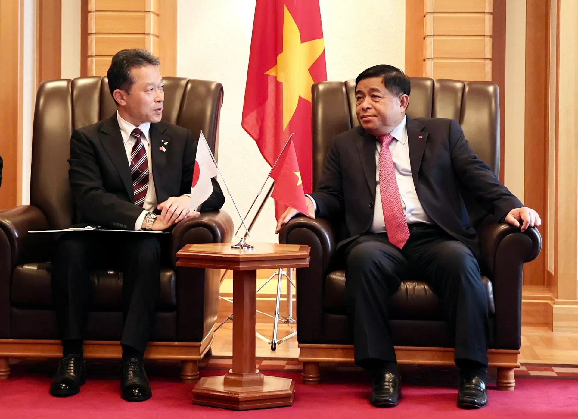 Phó Thủ tướng Nguyễn Chí Dũng tiếp Thống đốc tỉnh Mie Ichimi Katsuyuki Phó Thủ tướng Nguyễn Chí Dũng tiếp Thống đốc tỉnh Mie Ichimi Katsuyuki