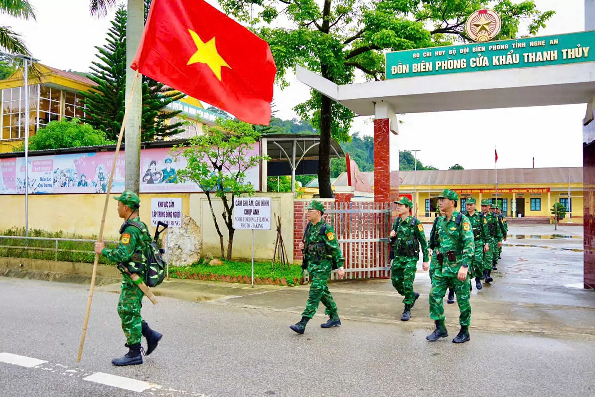 Tuần tra song phương biên giới cấp tỉnh Nghệ An-Bolikhamsai, Lào Tuần tra song phương biên giới cấp tỉnh Nghệ An-Bolikhamsai, Lào