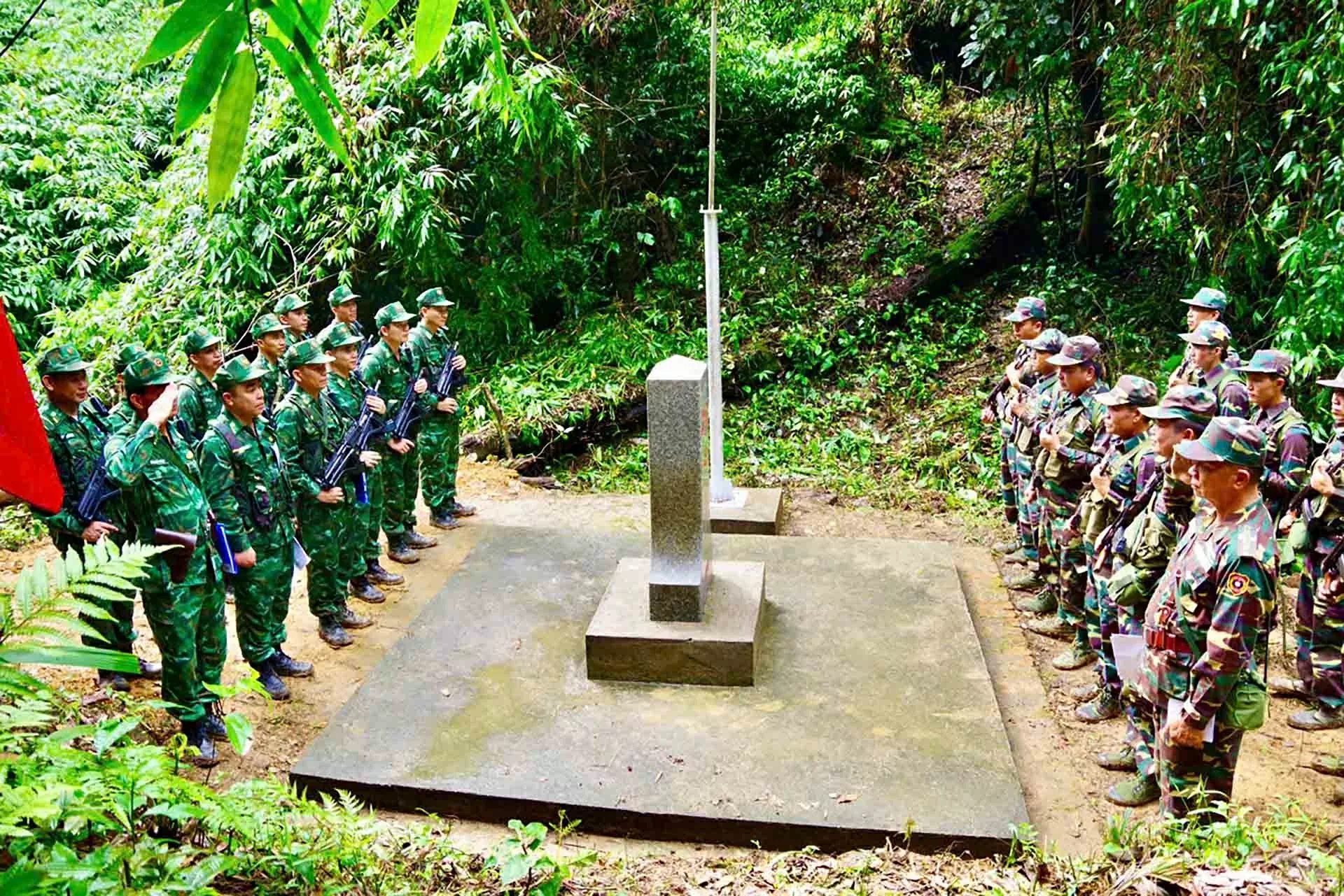 Tuần tra song phương biên giới cấp tỉnh Nghệ An-Bolikhamsai, Lào Tuần tra song phương biên giới cấp tỉnh Nghệ An-Bolikhamsai, Lào