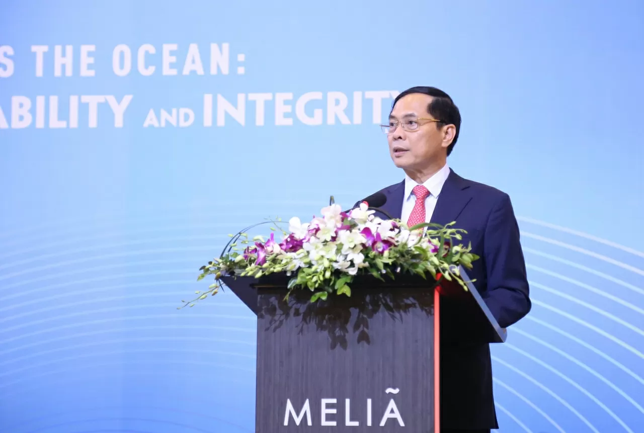 Phó Thủ tướng, Bộ trưởng Ngoại giao Bùi Thanh Sơn phát biểu khia mạc buổi Lễ. (Ảnh: Thành Long) Phó Thủ tướng, Bộ trưởng Ngoại giao Bùi Thanh Sơn phát biểu khia mạc buổi Lễ. (Ảnh: Thành Long)