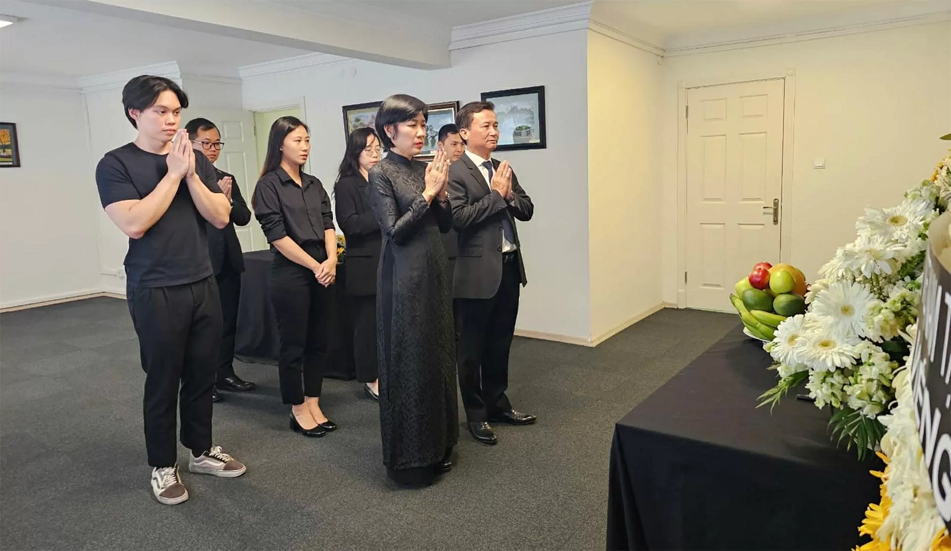 Lễ vıếng và ghı sổ tang nguyên Chủ tịch nước Trần Đức Lương tạı Thổ Nhĩ Kỳ Lễ vıếng và ghı sổ tang nguyên Chủ tịch nước Trần Đức Lương tạı Thổ Nhĩ Kỳ