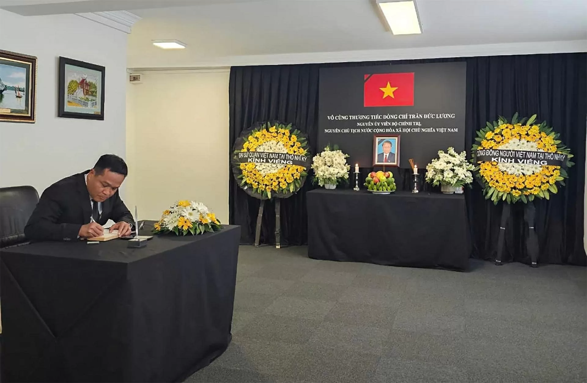 Lễ vıếng và ghı sổ tang nguyên Chủ tịch nước Trần Đức Lương tạı Thổ Nhĩ Kỳ