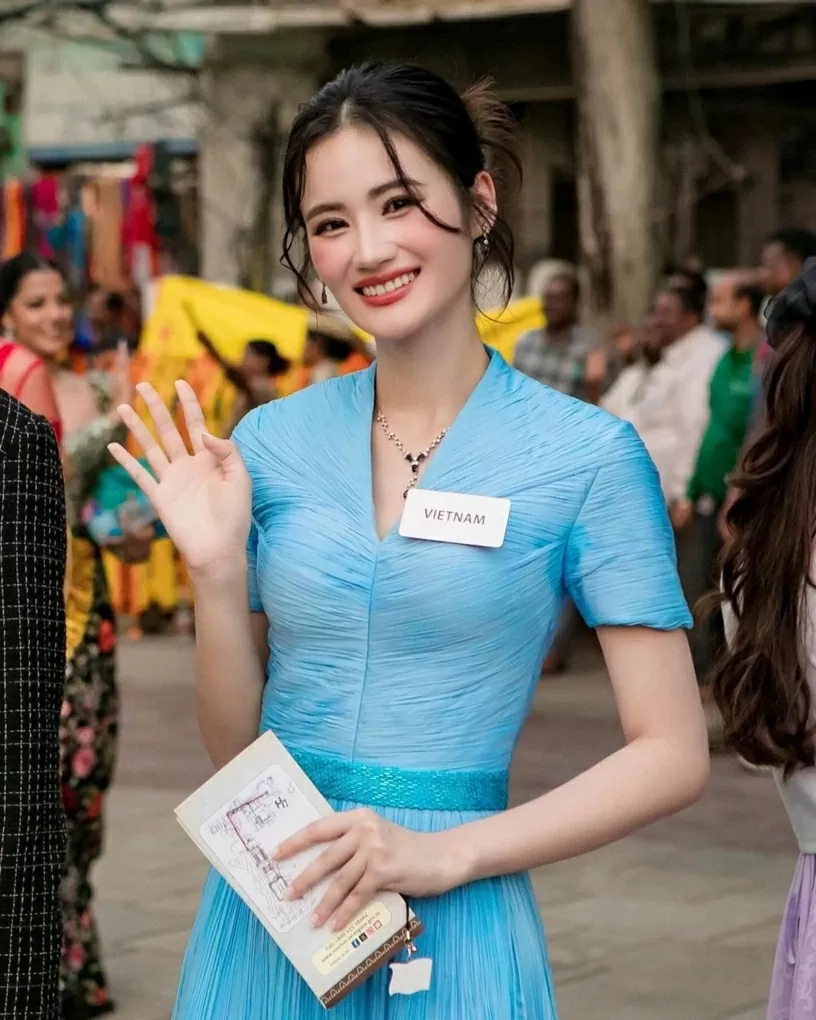 Hoa hậu Huỳnh Trần Ý Nhi có gần một tháng ở Ấn Độ để tham gia chuỗi hoạt động của cuộc thi Miss World. Bên cạnh các phần tranh tài, cô và các thí sinh còn có chuyến khám phá vùng Telangana của Ấn Độ - nơi đăng cai Miss World 2025. Hoa hậu Huỳnh Trần Ý Nhi có gần một tháng ở Ấn Độ để tham gia chuỗi hoạt động của cuộc thi Miss World. Bên cạnh các phần tranh tài, cô và các thí sinh còn có chuyến khám phá vùng Telangana của Ấn Độ - nơi đăng cai Miss World 2025.