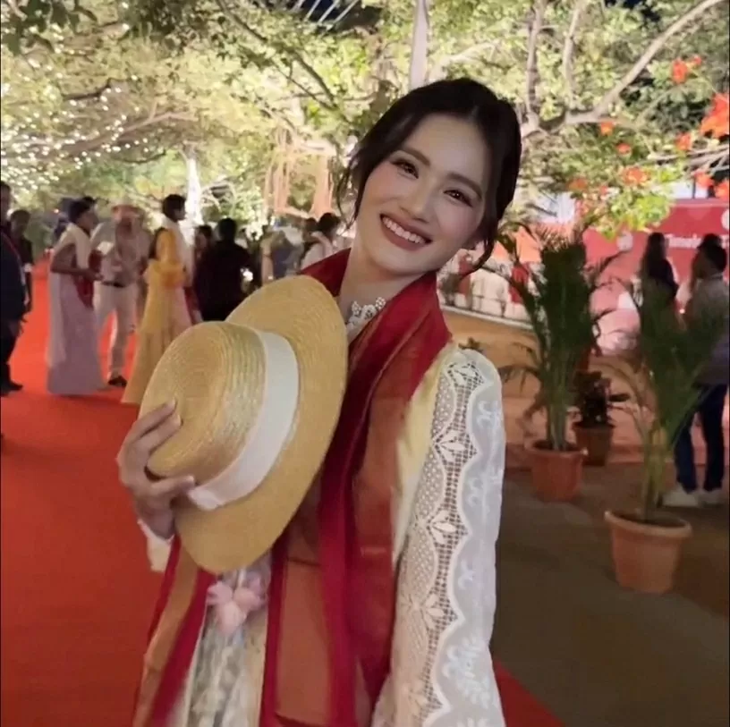 Hoa hậu Ý Nhi