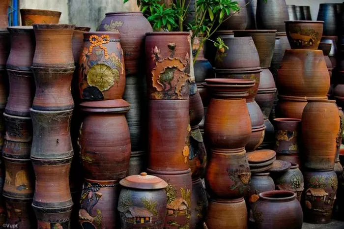 sản phẩm gốm đẹp và độc đáo tại làng nghề gốm Phù Lãng (huyện Quế Võ) - nghề được công nhận là Di sản văn hóa phi vật thể cấp Quốc gia năm 2016. (Nguồn: Vnxpress)