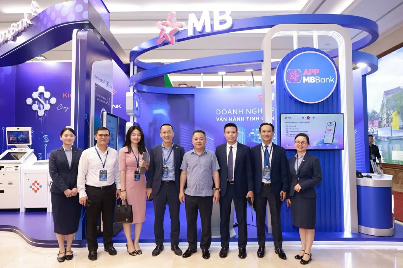 Đại diện MB đồng hành tại sự kiện Ngày chuyển đổi số 2025 do Ngân hàng Nhà nước tổ chức.