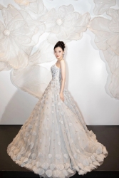 Diện những mẫu đầm kiểu công chúa, Midu đẹp như cổ tích tại sự kiện thời trang